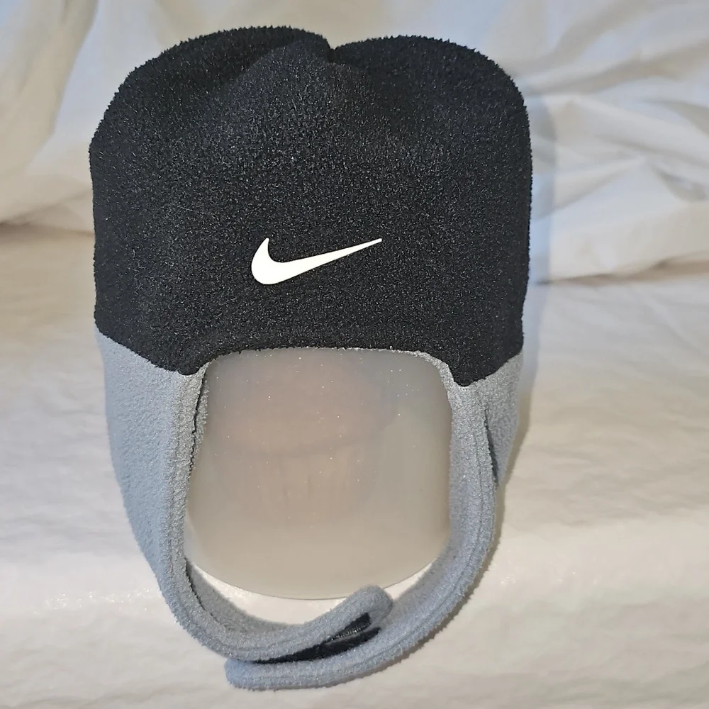 Nike Size Toddler Black Gray Fleece Beanie Hat with Chin Strap Used